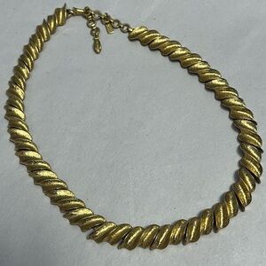Vintage Monet Chunky Twist Gold Tone Necklace Chain Rope Short Twisted Heavy Vtg